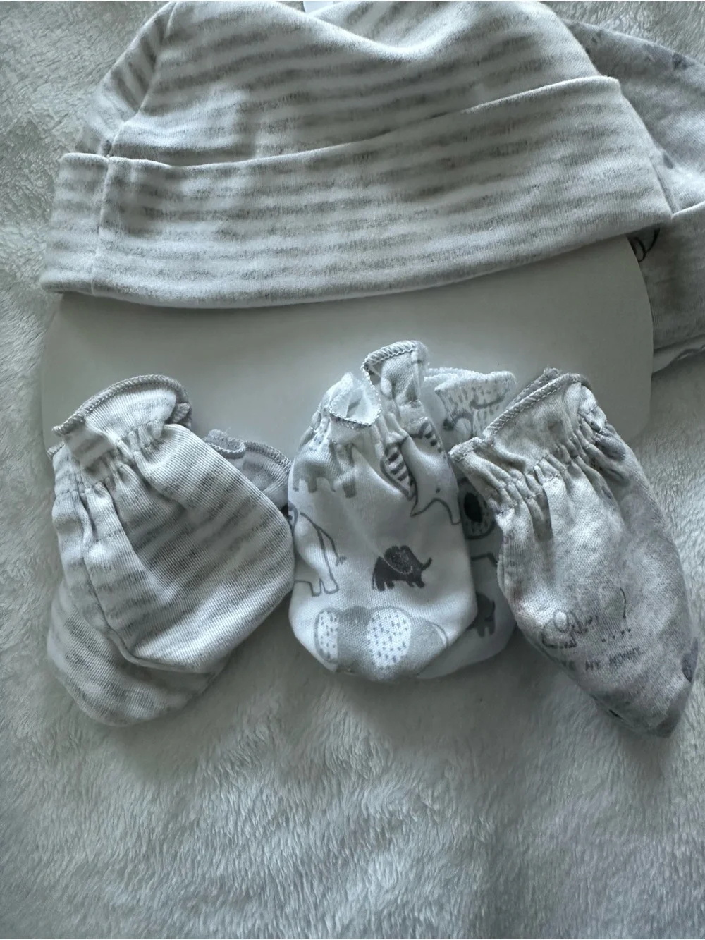 bundles baby place Gray Baby Hat & Mittens Set - 6 Piece